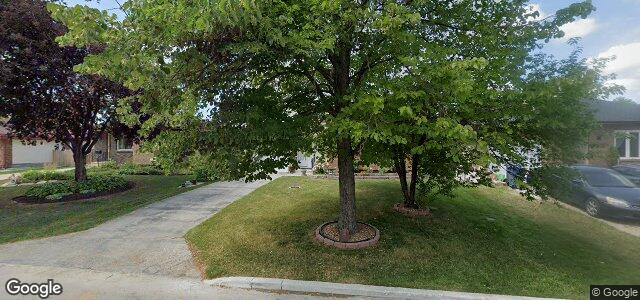 Larawan ng 15 Valewood Crescent sa Winnipeg, Manitoba