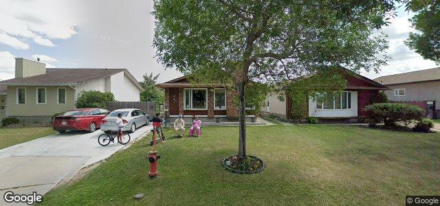 Larawan ng 18 Valewood Crescent sa Winnipeg, Manitoba
