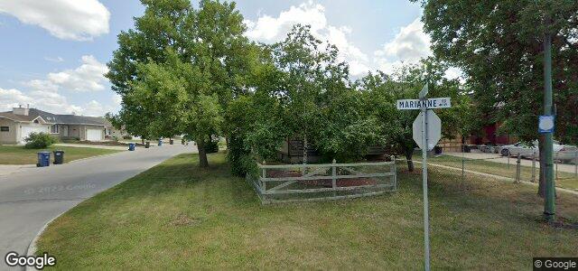 Larawan ng 2 Valewood Crescent sa Winnipeg, Manitoba