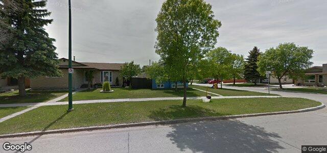 Larawan ng 240 Inkster Garden Drive sa Winnipeg, Manitoba