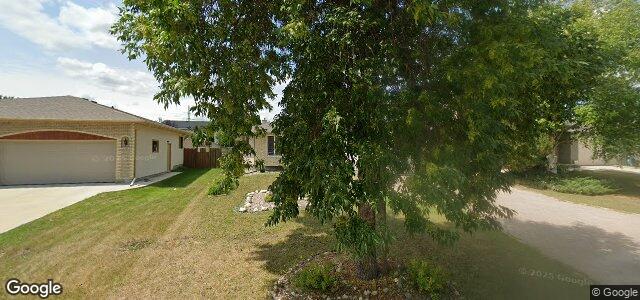 Larawan ng 37 Meadowland Drive sa Winnipeg, Manitoba