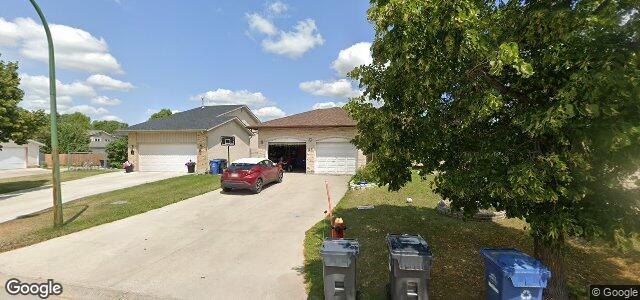 Larawan ng 98 Mount Auburn Bay sa Winnipeg, Manitoba