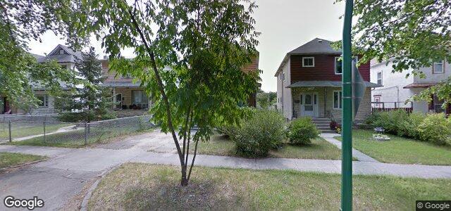 Larawan ng 592 Machray Avenue sa Winnipeg, Manitoba