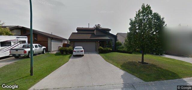 Larawan ng 100 Leger Crescent sa Winnipeg, Manitoba
