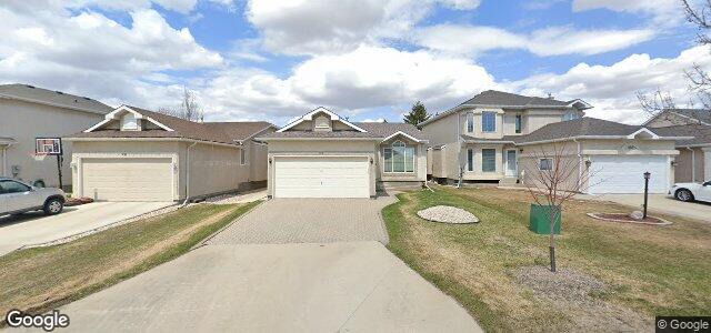 Larawan ng 102 Camirant Crescent sa Winnipeg, Manitoba