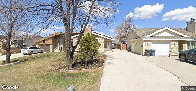Larawan ng 102 Charbonneau Crescent sa Winnipeg, Manitoba