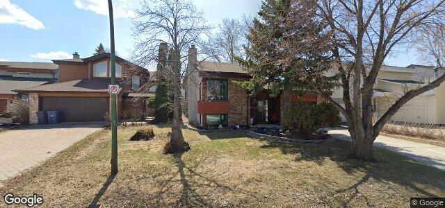Larawan ng 111 Charbonneau Crescent sa Winnipeg, Manitoba