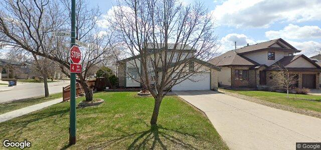 Larawan ng 120 Leger Crescent sa Winnipeg, Manitoba