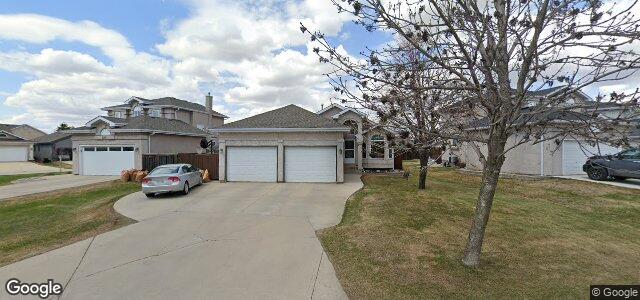 Larawan ng 124 Camirant Crescent sa Winnipeg, Manitoba