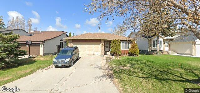 Larawan ng 130 Cassin Crescent sa Winnipeg, Manitoba