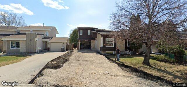 Larawan ng 131 Charbonneau Crescent sa Winnipeg, Manitoba