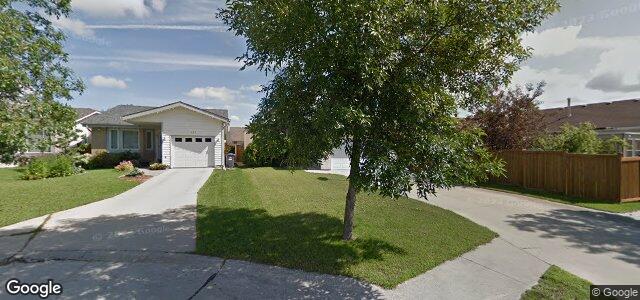 Photo of 269 Island Lakes Drive in Winnipeg, Manitoba