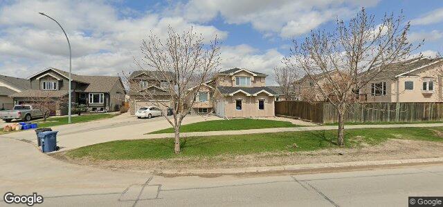 Larawan ng 332 De La Seigneurie Boulevard sa Winnipeg, Manitoba