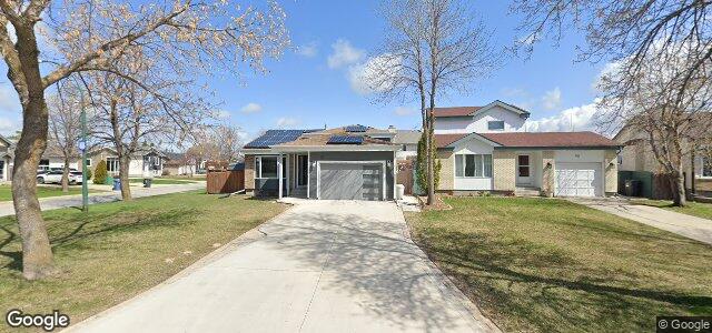 Larawan ng 51 Peres Oblats Drive sa Winnipeg, Manitoba