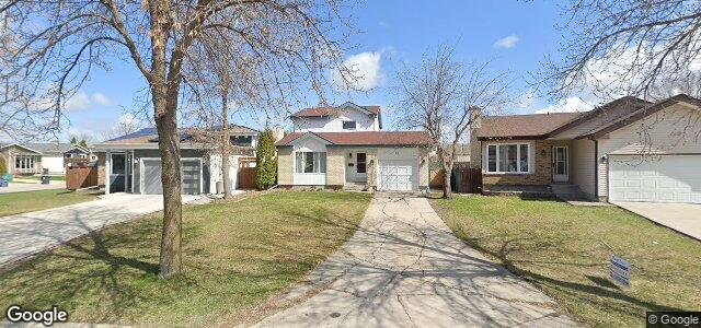 Larawan ng 55 Peres Oblats Drive sa Winnipeg, Manitoba