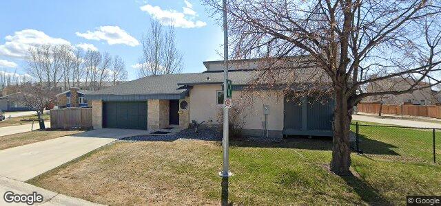 Larawan ng 70 Charbonneau Crescent sa Winnipeg, Manitoba