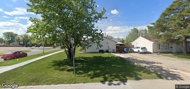 Larawan ng 2 Braintree Crescent sa Winnipeg, Manitoba