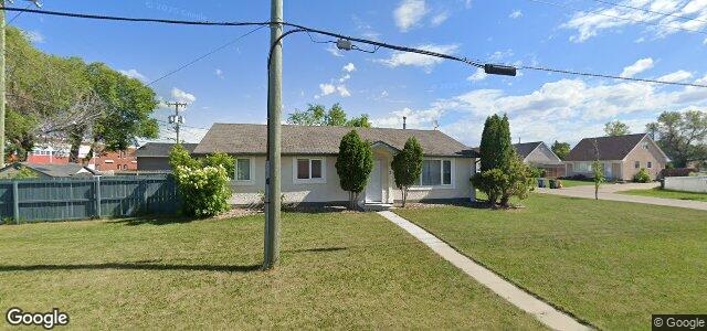 Larawan ng 2 Cornwall Boulevard sa Winnipeg, Manitoba
