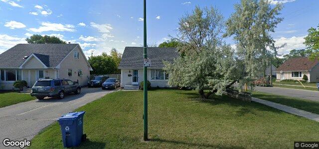 Larawan ng 2 Jameswood Drive sa Winnipeg, Manitoba