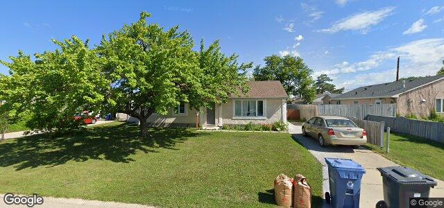 Larawan ng 35 Braintree Crescent sa Winnipeg, Manitoba