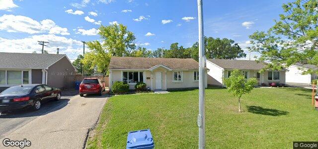Larawan ng 74 Cornwall Boulevard sa Winnipeg, Manitoba