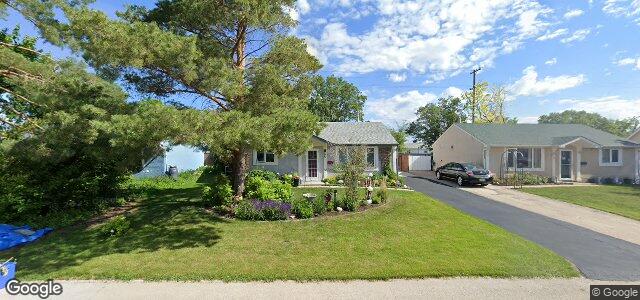 Larawan ng 81 Cornwall Boulevard sa Winnipeg, Manitoba