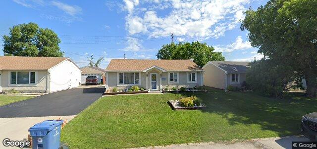 Larawan ng 93 Cornwall Boulevard sa Winnipeg, Manitoba