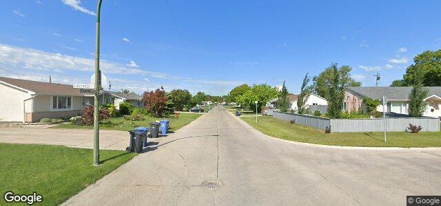 Larawan ng Braintree Crescent sa Winnipeg, Manitoba