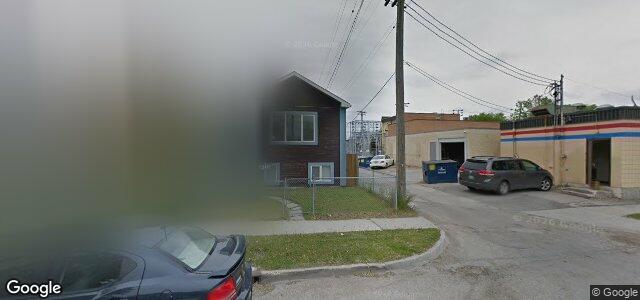 Larawan ng 211 Kilbride Avenue sa Winnipeg, Manitoba