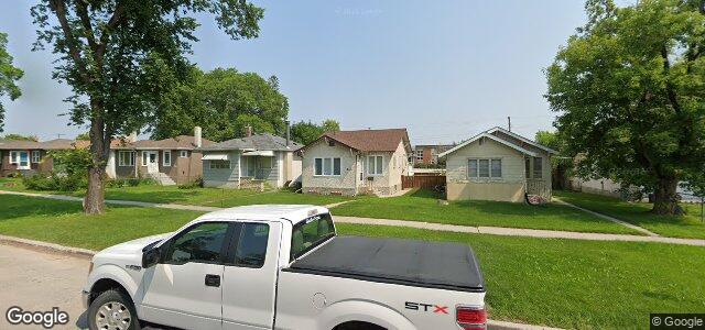 215 Burrin Avenue（加拿大曼尼托巴省温尼伯市）房屋照片