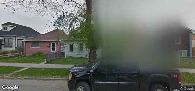 Larawan ng 215 Kilbride Avenue sa Winnipeg, Manitoba