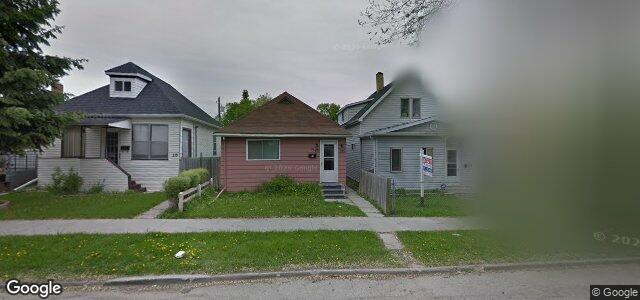 Larawan ng 217 Kilbride Avenue sa Winnipeg, Manitoba