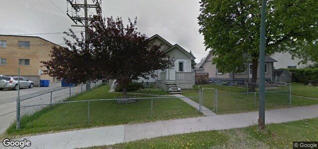 Larawan ng 218 Kilbride Avenue sa Winnipeg, Manitoba