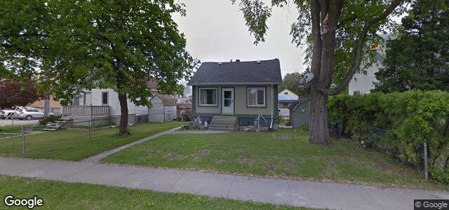 Larawan ng 220 Kilbride Avenue sa Winnipeg, Manitoba