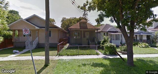 Larawan ng 220 Semple Avenue sa Winnipeg, Manitoba