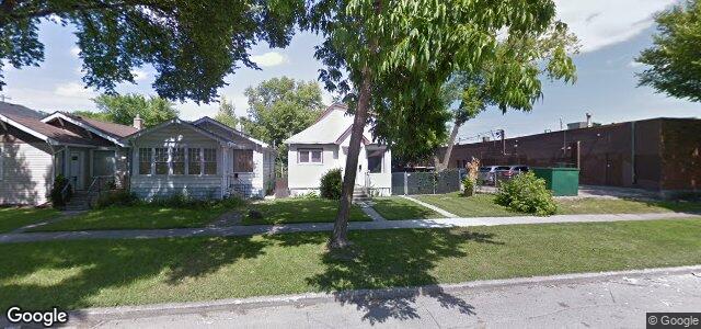 Larawan ng 221 Semple Avenue sa Winnipeg, Manitoba