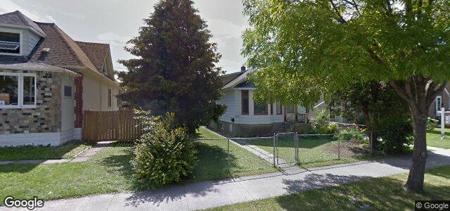 Larawan ng 230 Kilbride Avenue sa Winnipeg, Manitoba