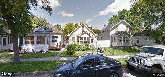 Larawan ng 241 Kilbride Avenue sa Winnipeg, Manitoba