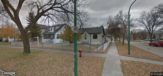 Larawan ng 242 Burrin Avenue sa Winnipeg, Manitoba