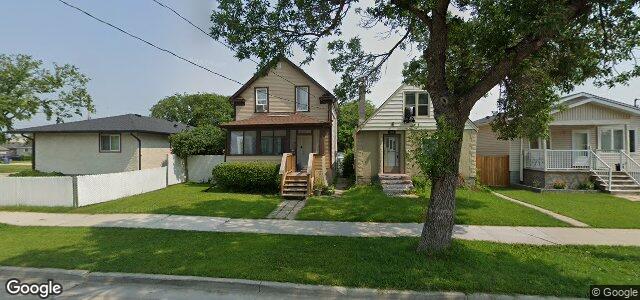 Photo of 271 Kingsbury Avenue in Winnipeg, Manitoba