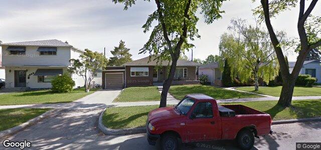 Larawan ng 275 Seven Oaks Avenue sa Winnipeg, Manitoba