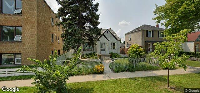 Larawan ng 302 Enniskillen Avenue sa Winnipeg, Manitoba