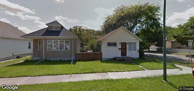 Larawan ng 302 Kilbride Avenue sa Winnipeg, Manitoba