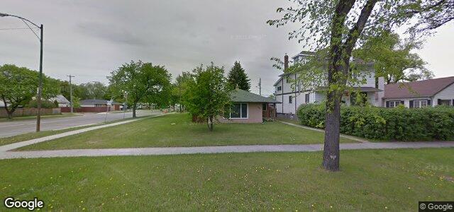 Larawan ng 303 Burrin Avenue sa Winnipeg, Manitoba