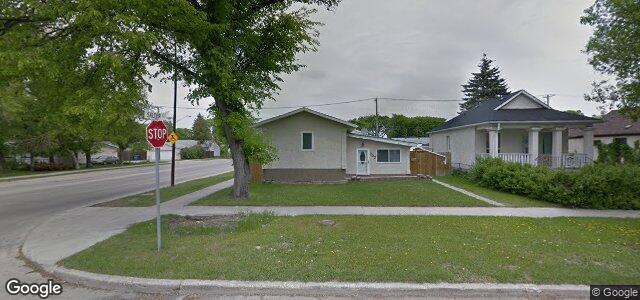 Larawan ng 303 Semple Avenue sa Winnipeg, Manitoba