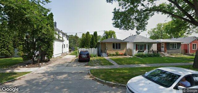 Larawan ng 327 Semple Avenue sa Winnipeg, Manitoba
