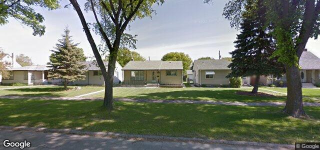 Larawan ng 329 Burrin Avenue sa Winnipeg, Manitoba