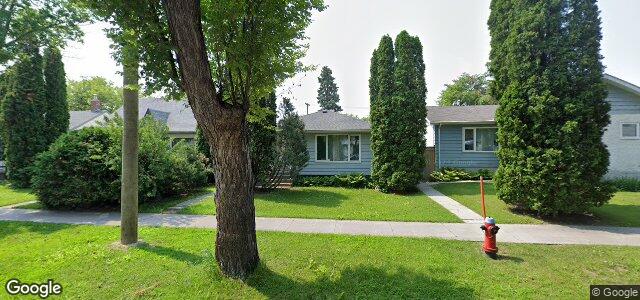 Larawan ng 330 Semple Avenue sa Winnipeg, Manitoba