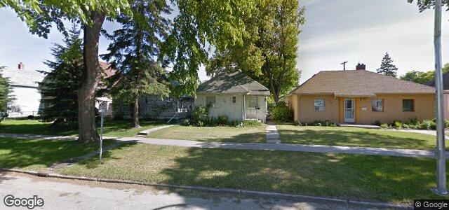 Larawan ng 341 Seven Oaks Avenue sa Winnipeg, Manitoba