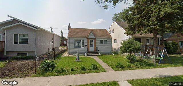 Larawan ng 352 Kilbride Avenue sa Winnipeg, Manitoba
